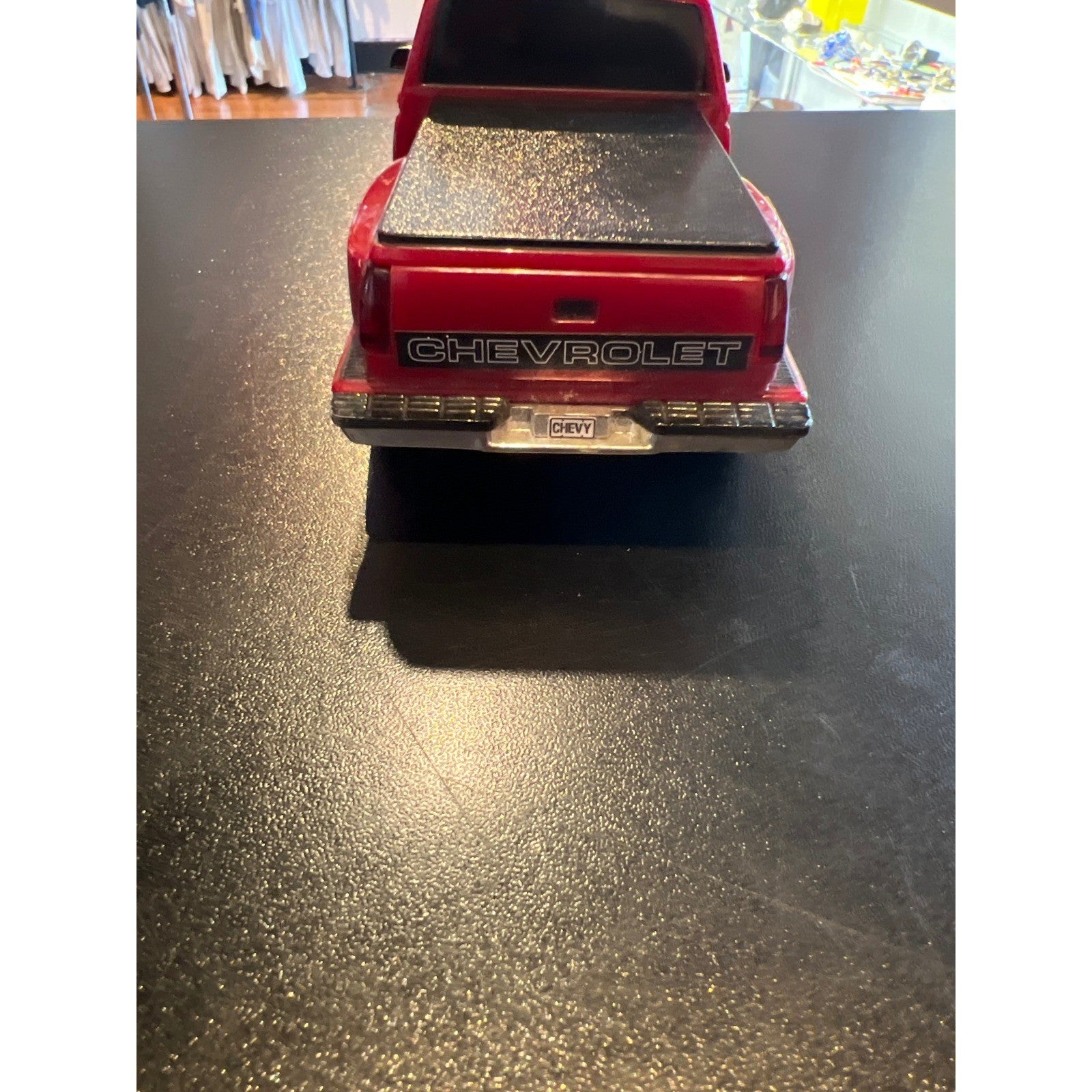 Chevrolet CK 1500 Pickup Truck Model Red Single Cab Diecast 1/24 Scale Classic