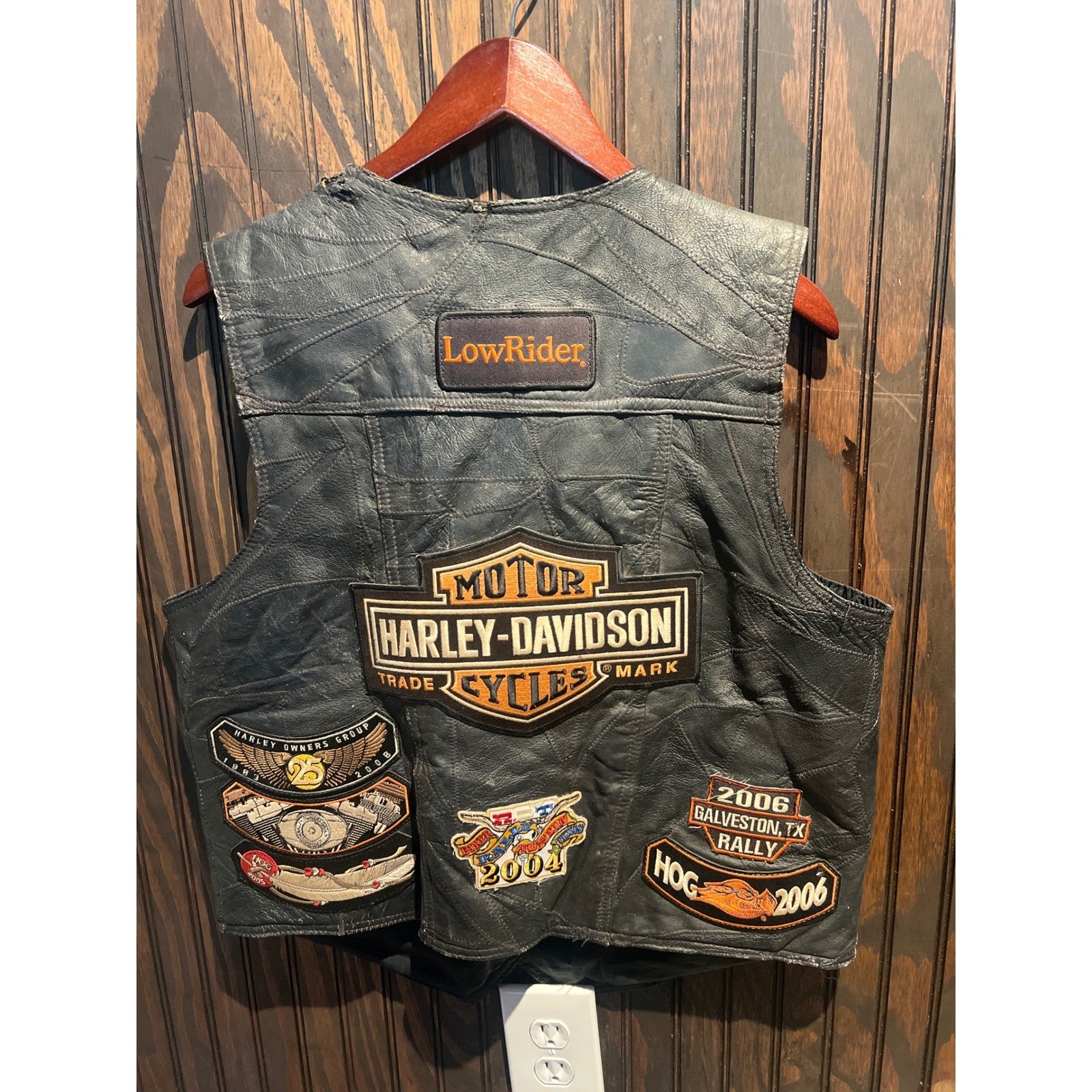 Vintage Harley Davidson Patched Leather Biker Vest Black Lone Star Beer HOG Mens