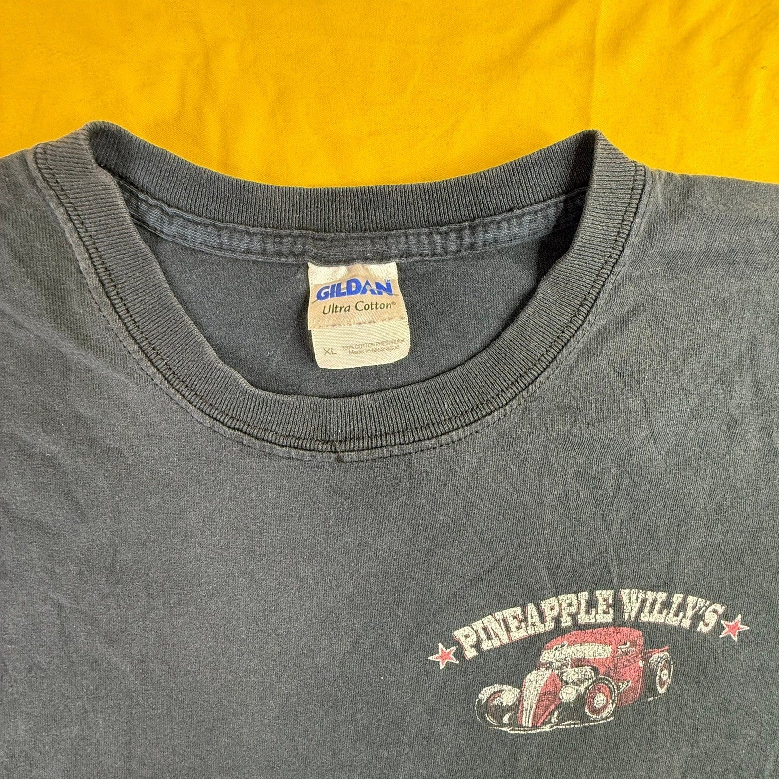 Gildan Pineapple Willys Beach Bar Hot Rod Graphic T-Shirt Mens XL Faded Black