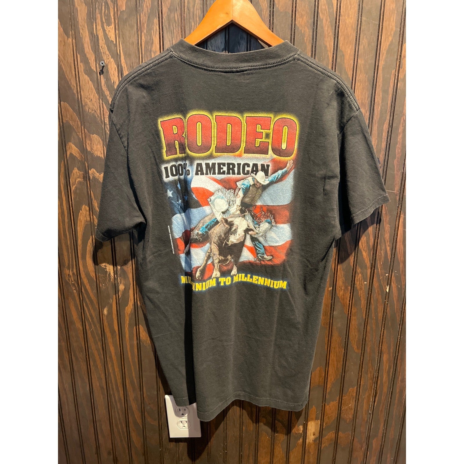 Vintage American Rodeo Bull Riding Graphic T-Shirt Faded Black Mens XL 21x30