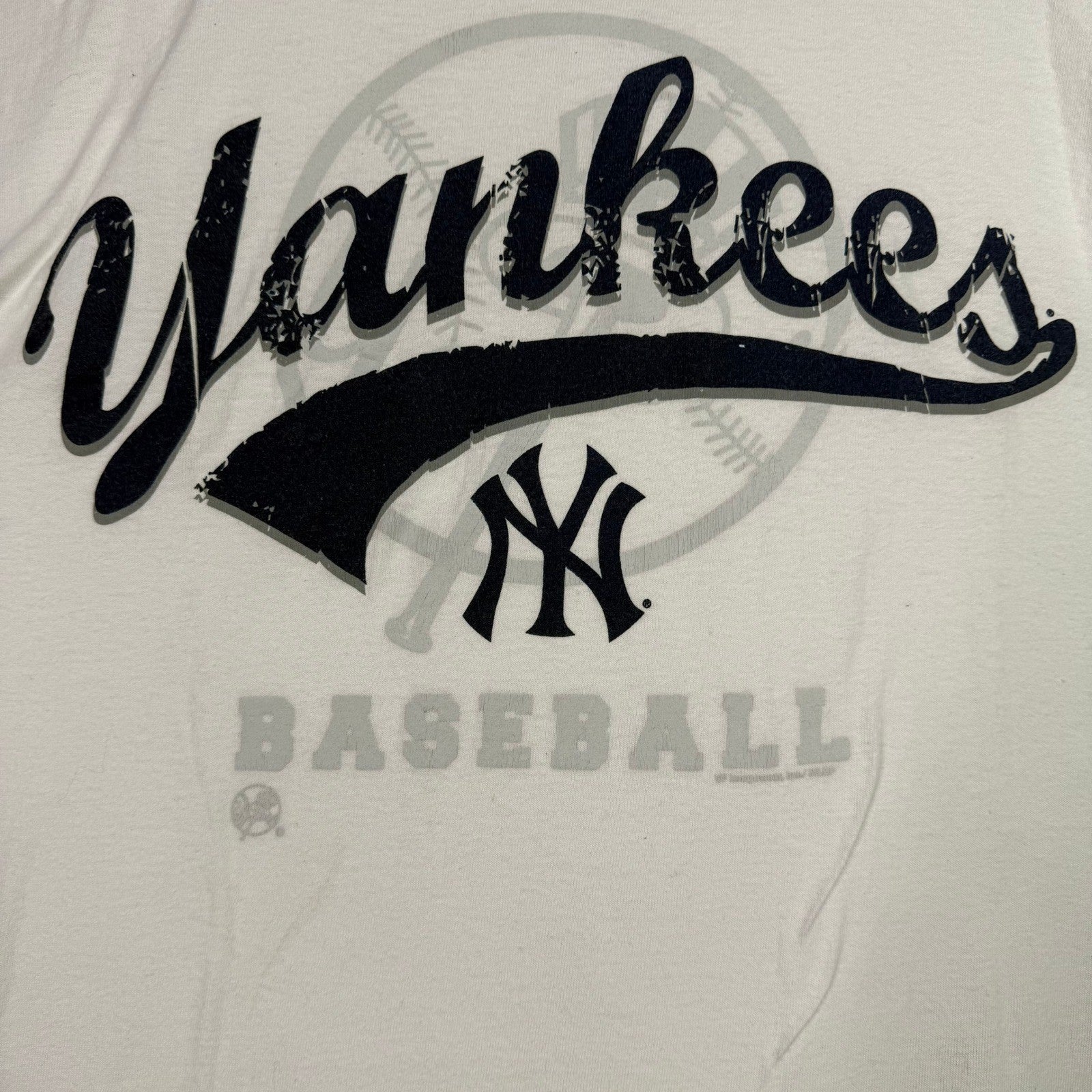 Mens White New York Yankees Baseball Graphic T Shirt Large