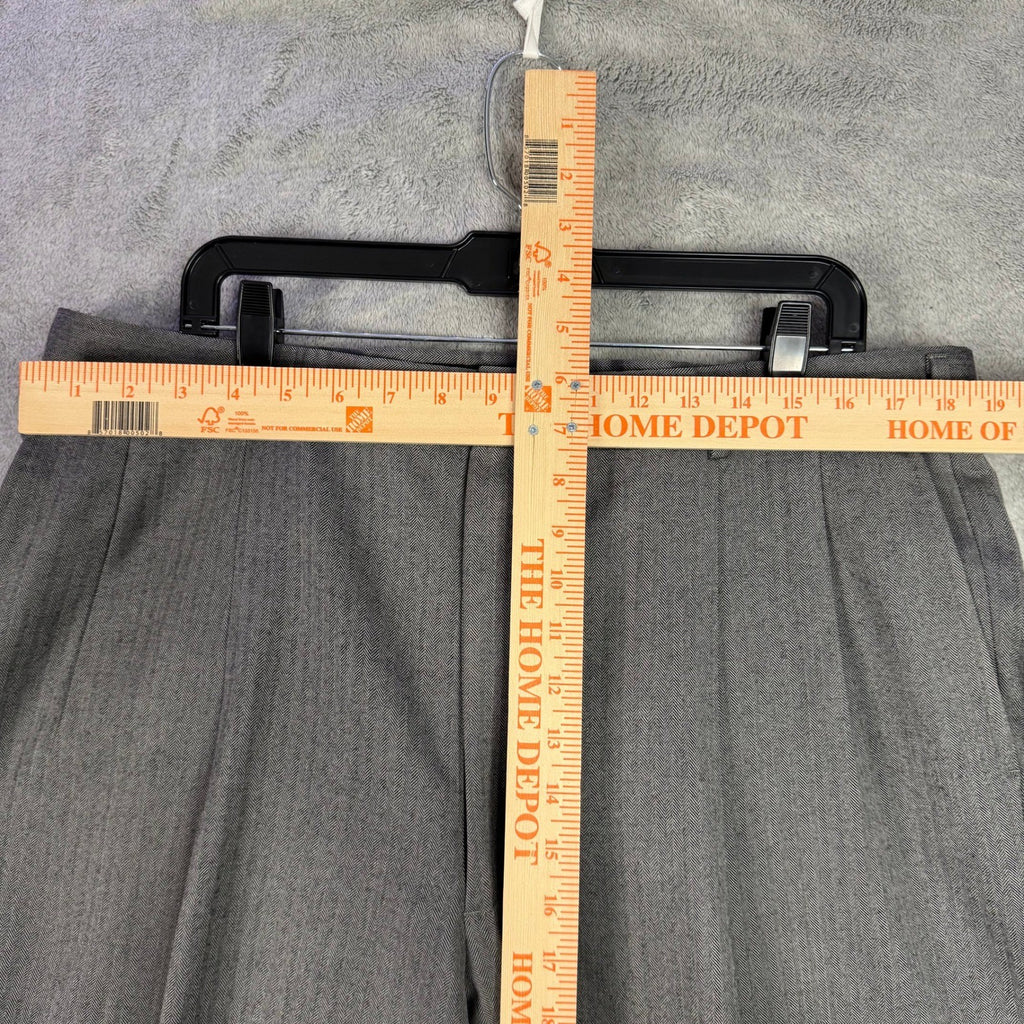 Richard Roberts Men's Gray Herringbone Suit Jacket and Pants Set