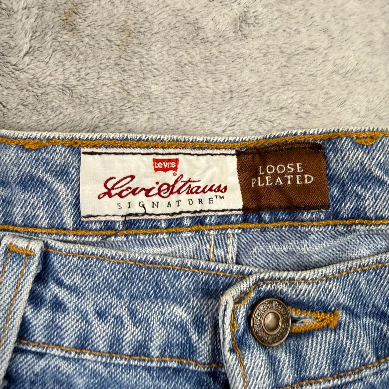 Levi Strauss Signature Mens Loose Pleated Light Wash Denim Jeans Size 40x30