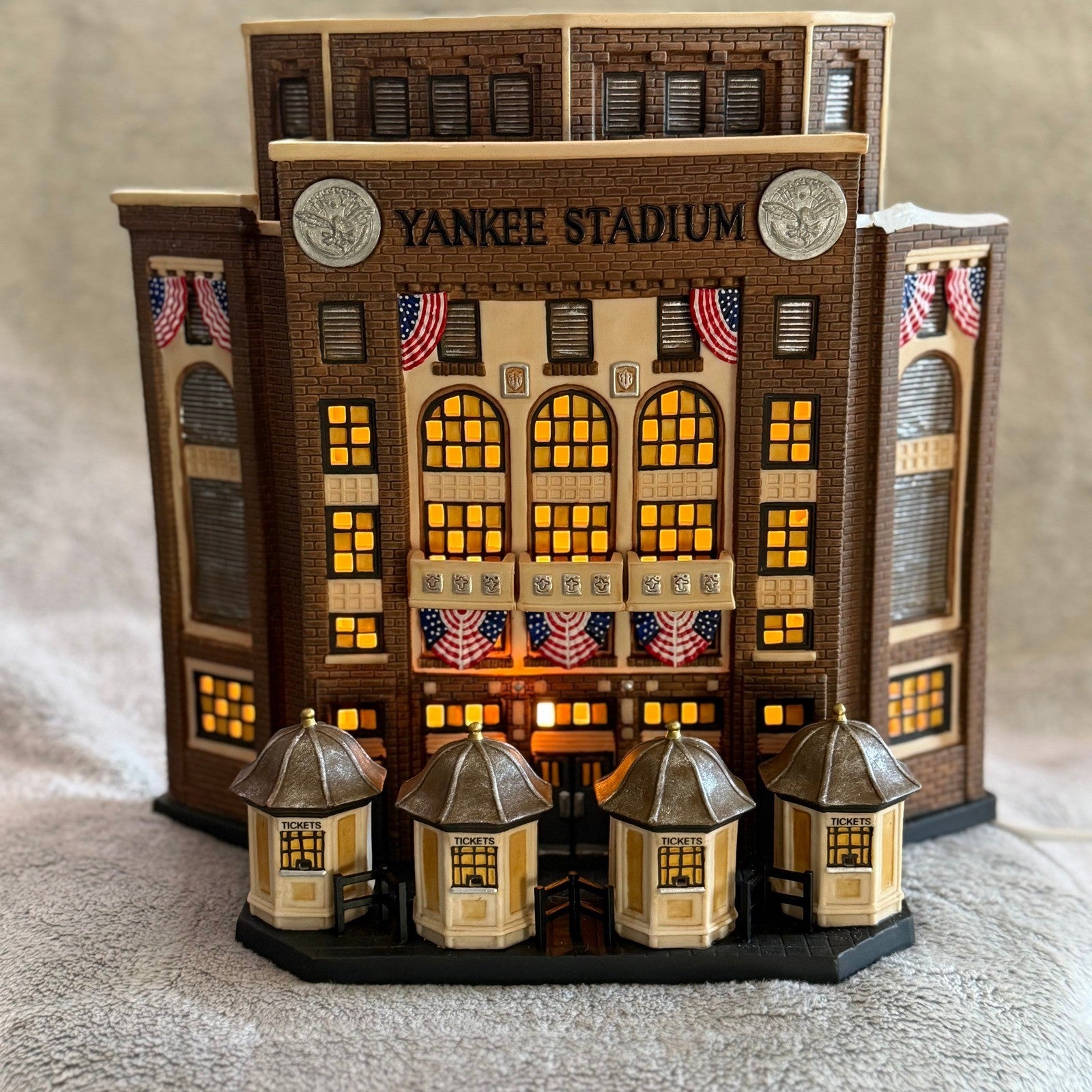 Dept 56 – New York Yankees "Yankee Stadium" Lighted Building