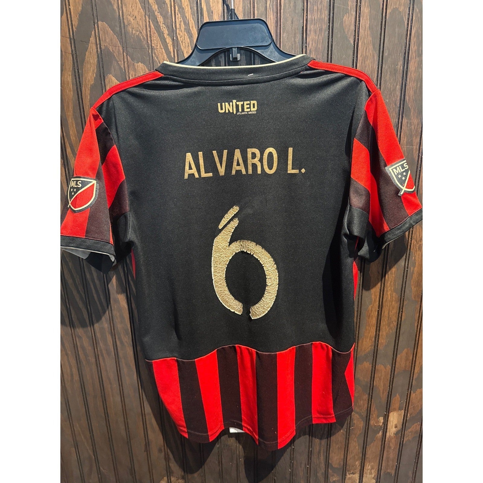 Adidas Atlanta United FC Mens Red Black Striped Soccer Jersey MLS Medium NEW