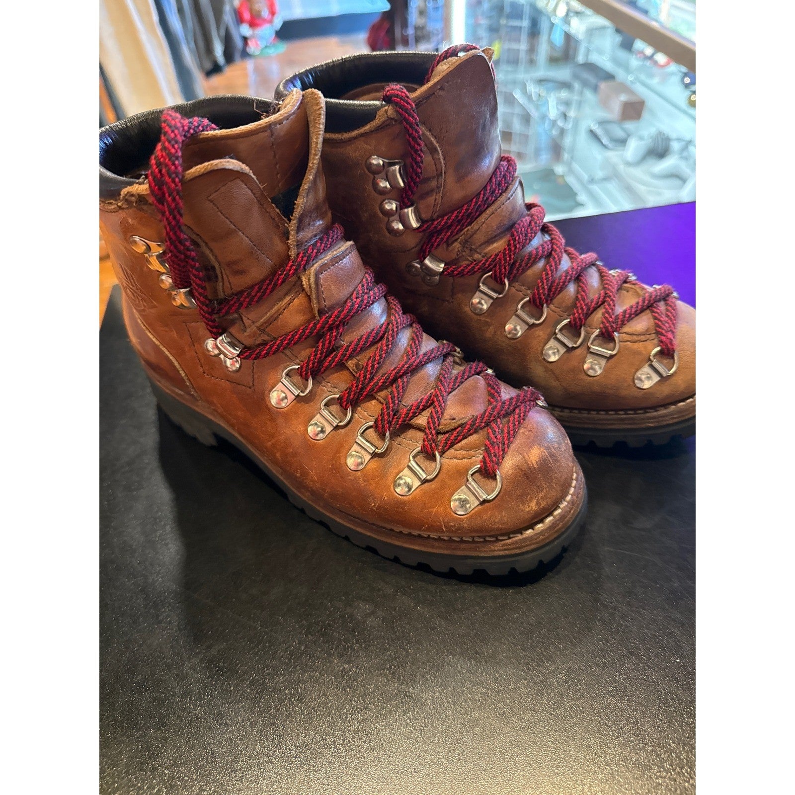 Danner Mountain Light Brown Leather Hiking Boots Mens USA Made Lug Sole Vintage