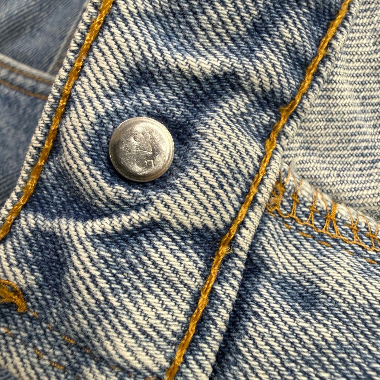 Vintage Levi's L2 White-Tab Baggy-Fit Jeans 36x32 (35x31) Faded Stonewash USA