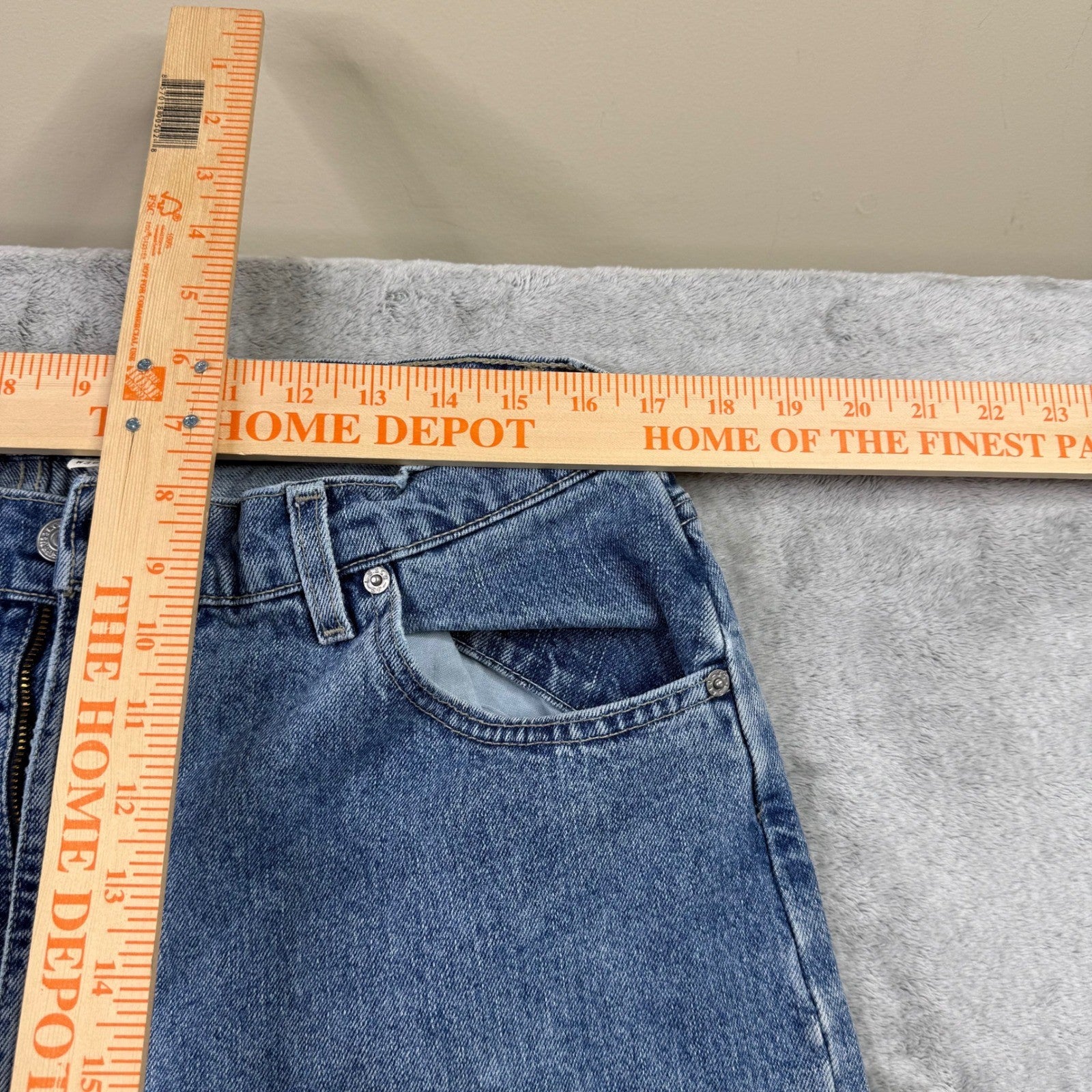 Vintage Levi's L2 White-Tab Baggy-Fit Jeans 36x32 (35x31) Faded Stonewash USA