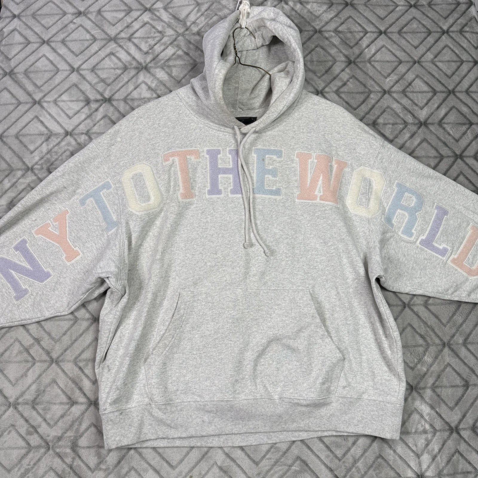 Kith "NY TO THE WORLD" Hoodie Gray XL – Pastel Chenille Letters, Rare
