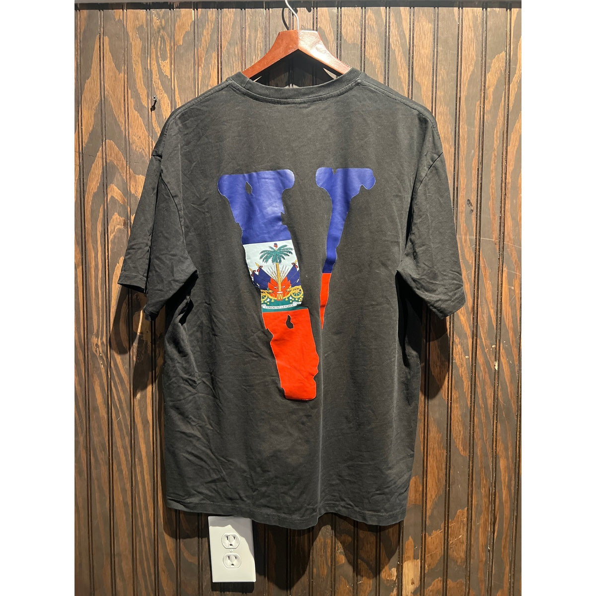 Vlone Haiti Relief Friends Graphic T-Shirt Black Short Sleeve Streetwear Tee