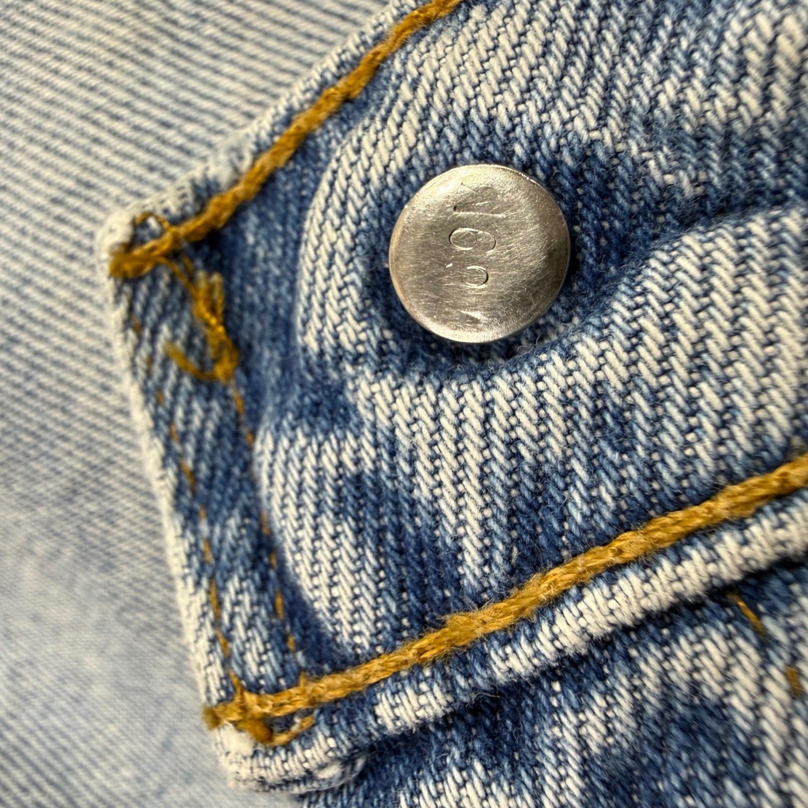 Levi Strauss 501 Mens Jeans Light Wash Button Fly Straight Leg Pants 34 x 28