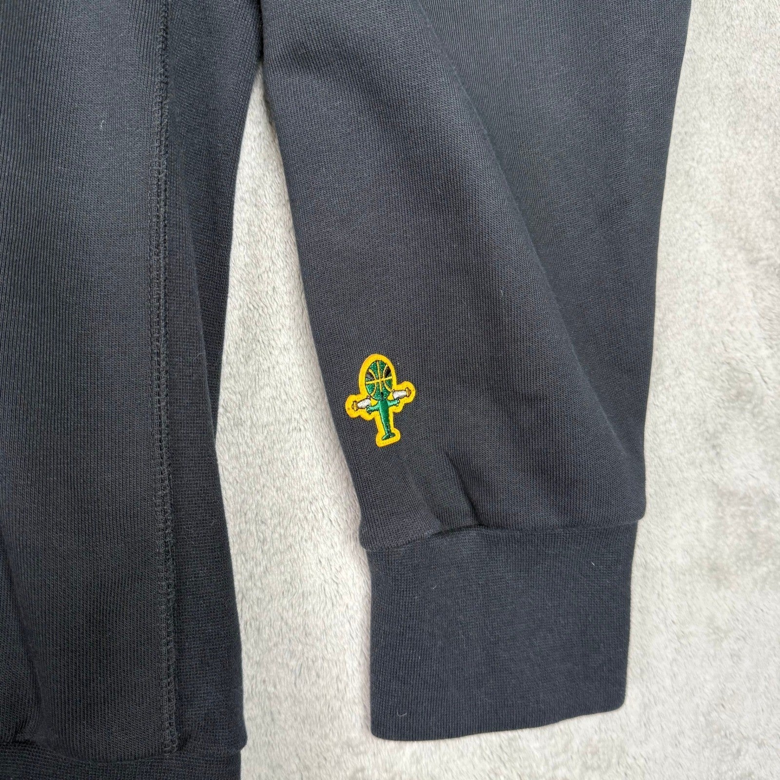 Nike Standard Issue Rayguns Crewneck Sweatshirt Black Men's Size Large
