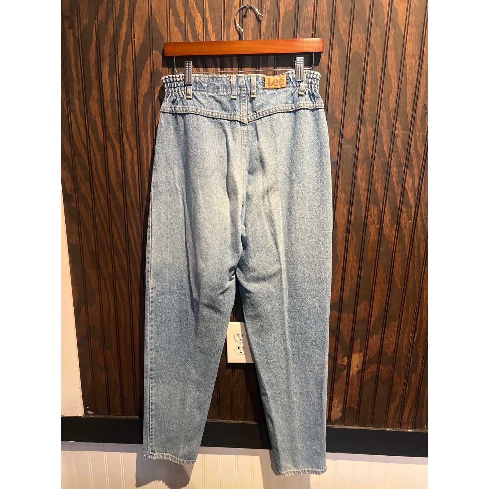 Vintage Lee High Waisted MomJeans Light Wash Elastic Waist Tapered Leg 90s Denim
