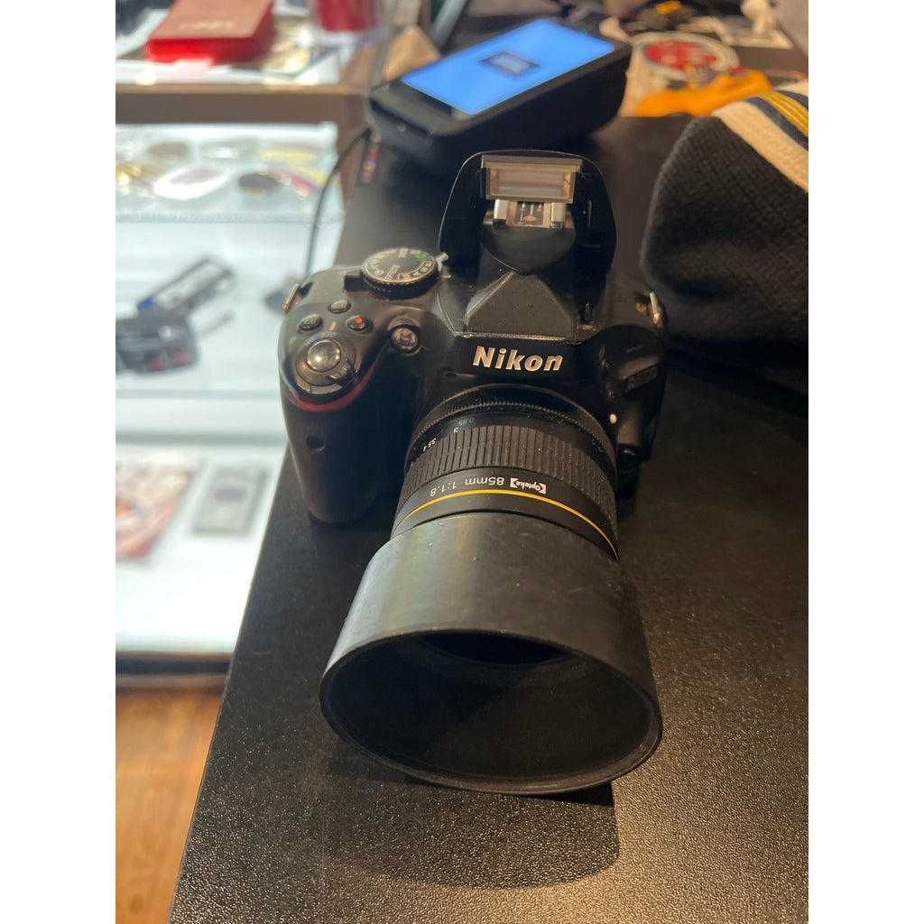Nikon DSLR Camera with Opteka 85mm f/1.8 Lens Cracked Screen for Repair