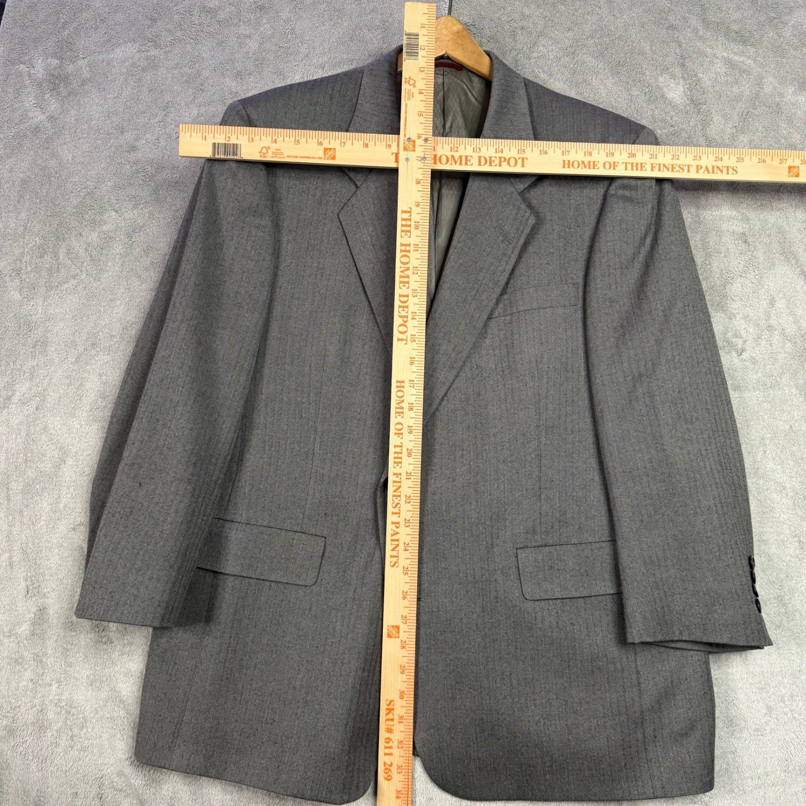 Richard Roberts Men's Gray Herringbone Suit Jacket and Pants Set