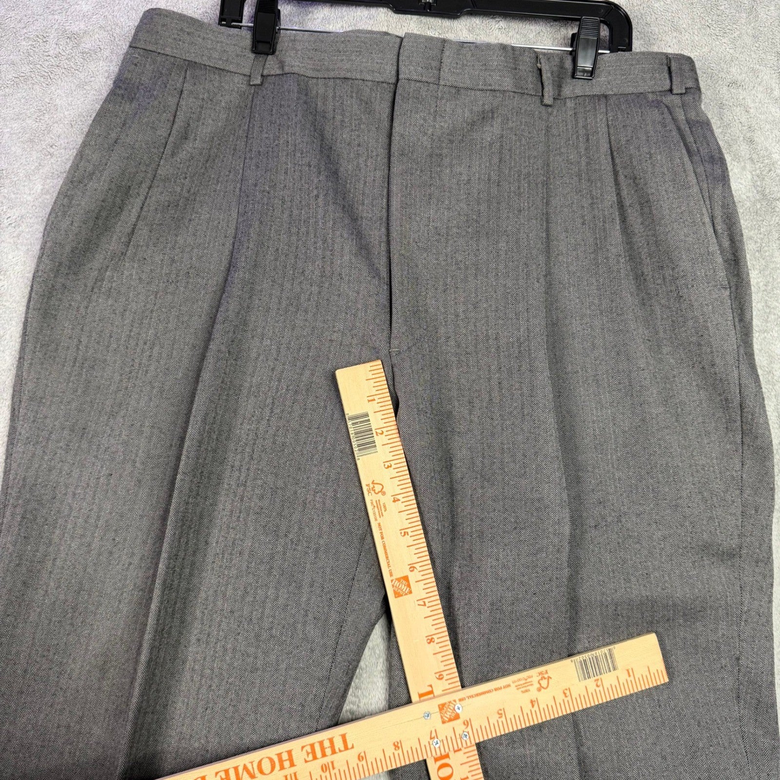 Richard Roberts Men's Gray Herringbone Suit Jacket and Pants Set