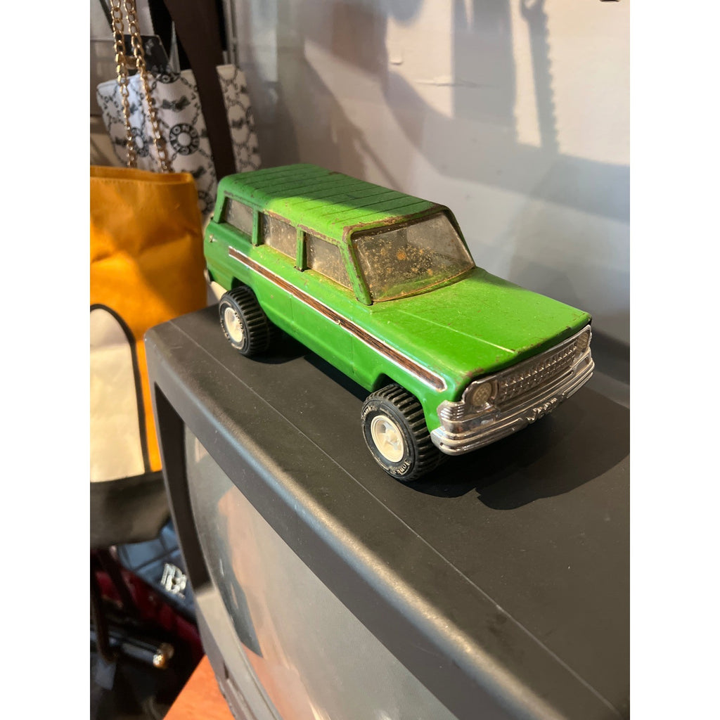 Vintage Tonka Wagoneer Pressed Steel Toy Truck Green 4x4 USA Made 9 Inch