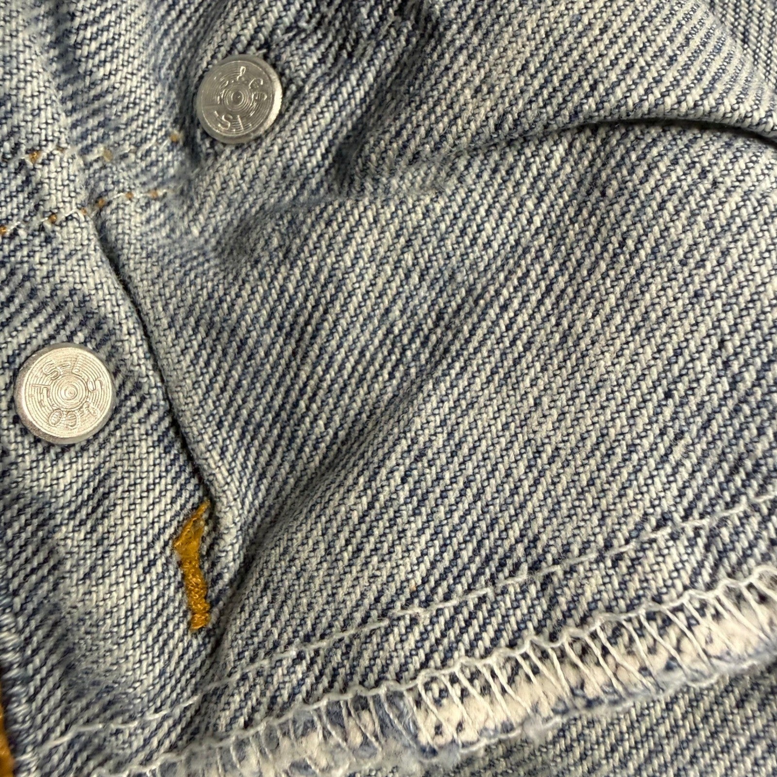 Levi's Relaxed Fit Jeans Mens 36x29 Light Wash Denim YKK Zip Fly