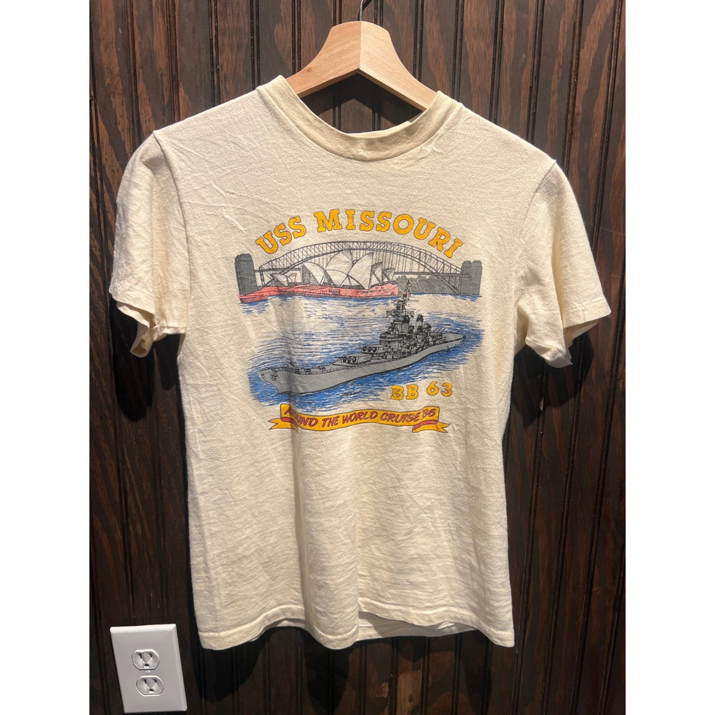 Vintage 1986 USS Missouri BB-63 Around the World Cruise T-Shirt Cream Small