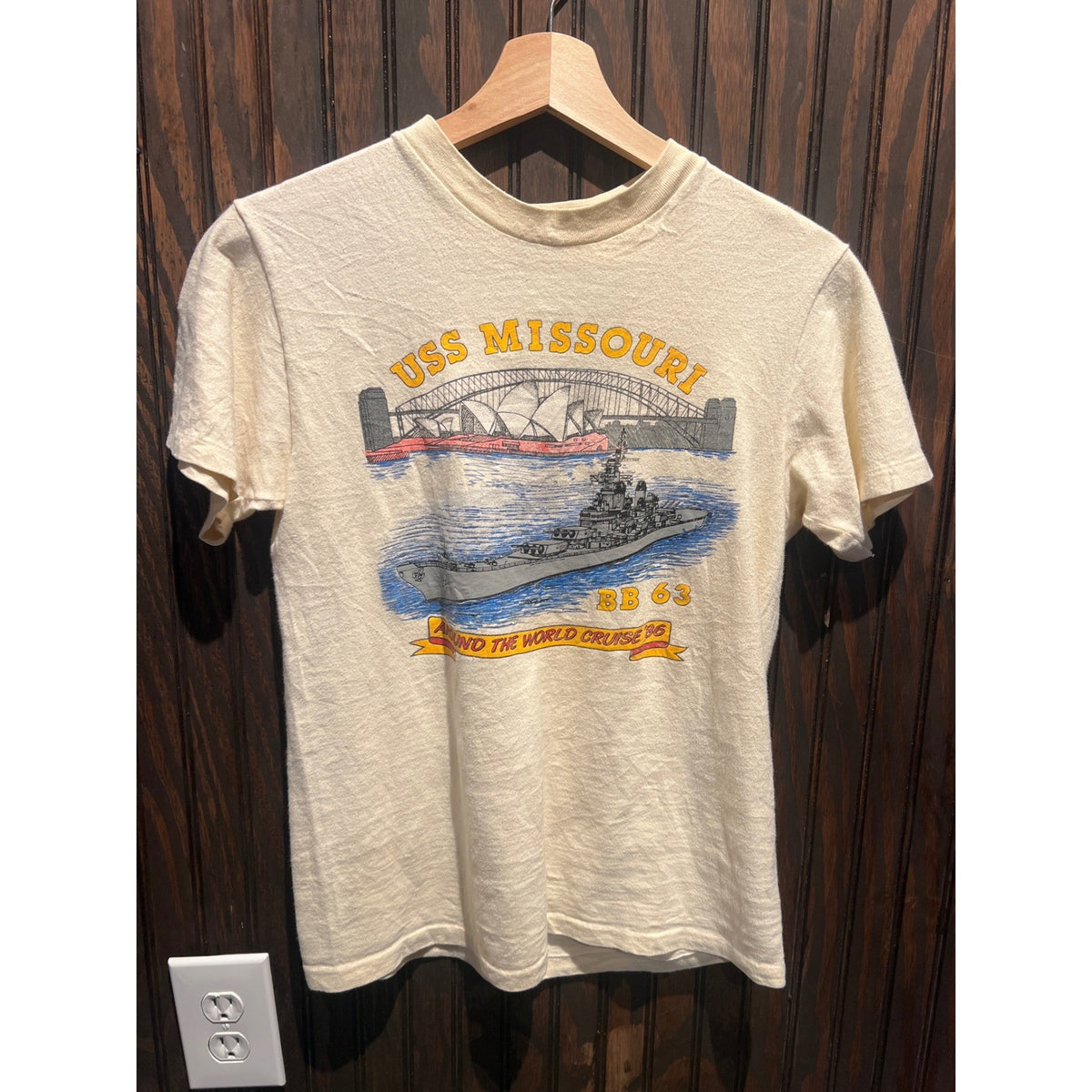 Vintage 1986 USS Missouri BB-63 Around the World Cruise T-Shirt Cream Small