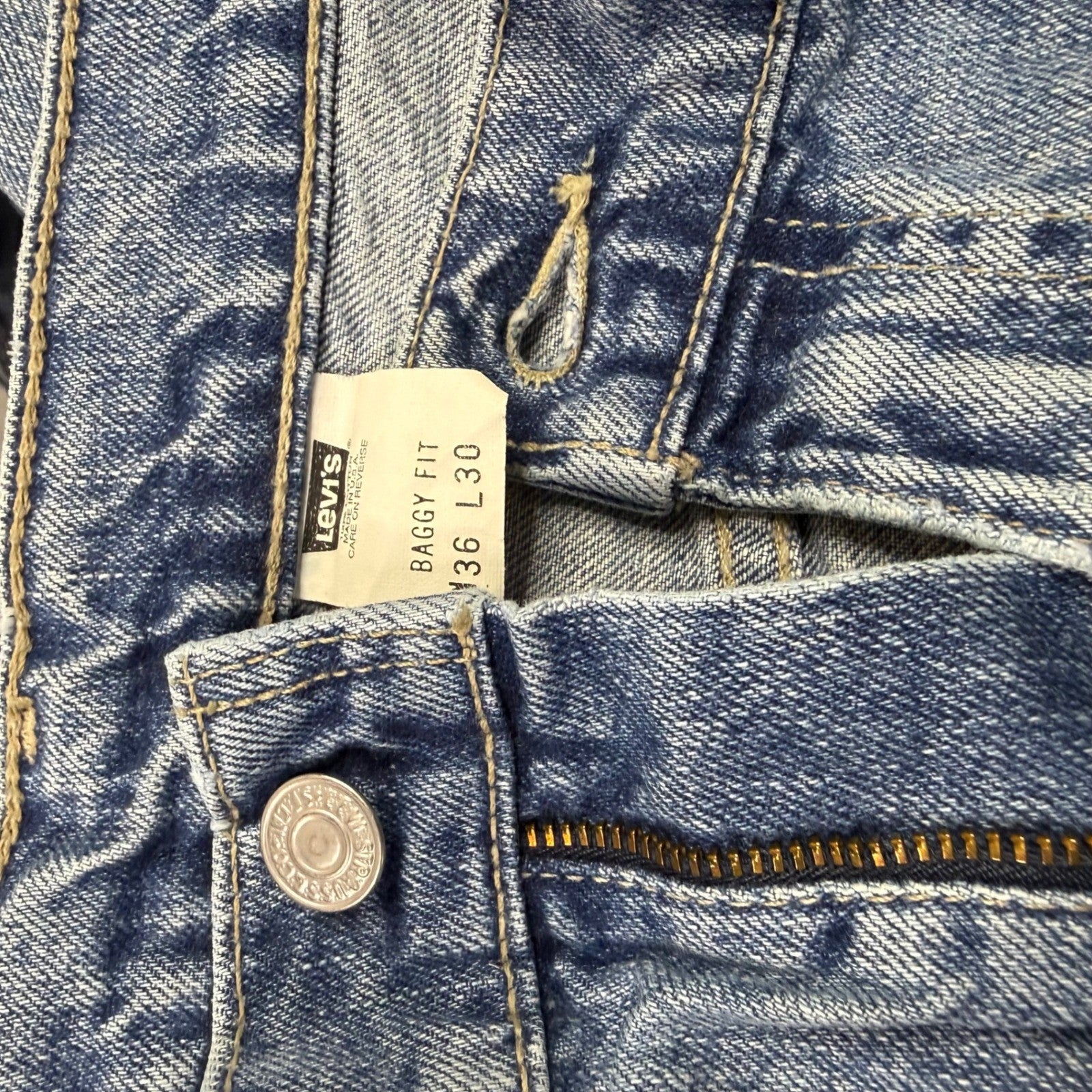 Vintage Levi's L2 White-Tab Baggy-Fit Jeans 36x32 (35x31) Faded Stonewash USA