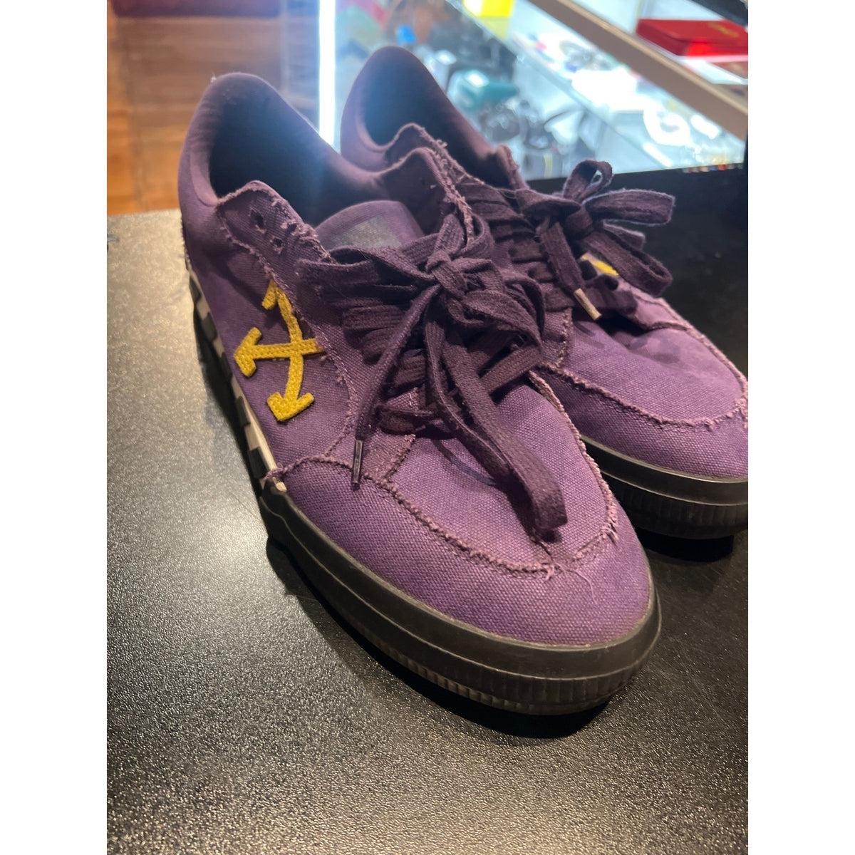 Off-White Low Vulcanized Purple Canvas Sneakers Yellow Arrow Logo Black Sole