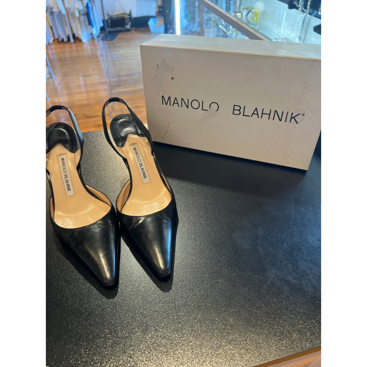 Manolo Blahnik Black Leather Pointed Toe Slingback Pumps Heels Size 38 Italy