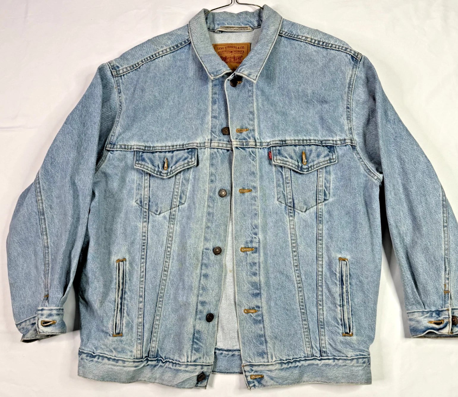 Vtg Levis Red Tab Blue Button Down Trucker Denim Jean Jacket Mens Size XL